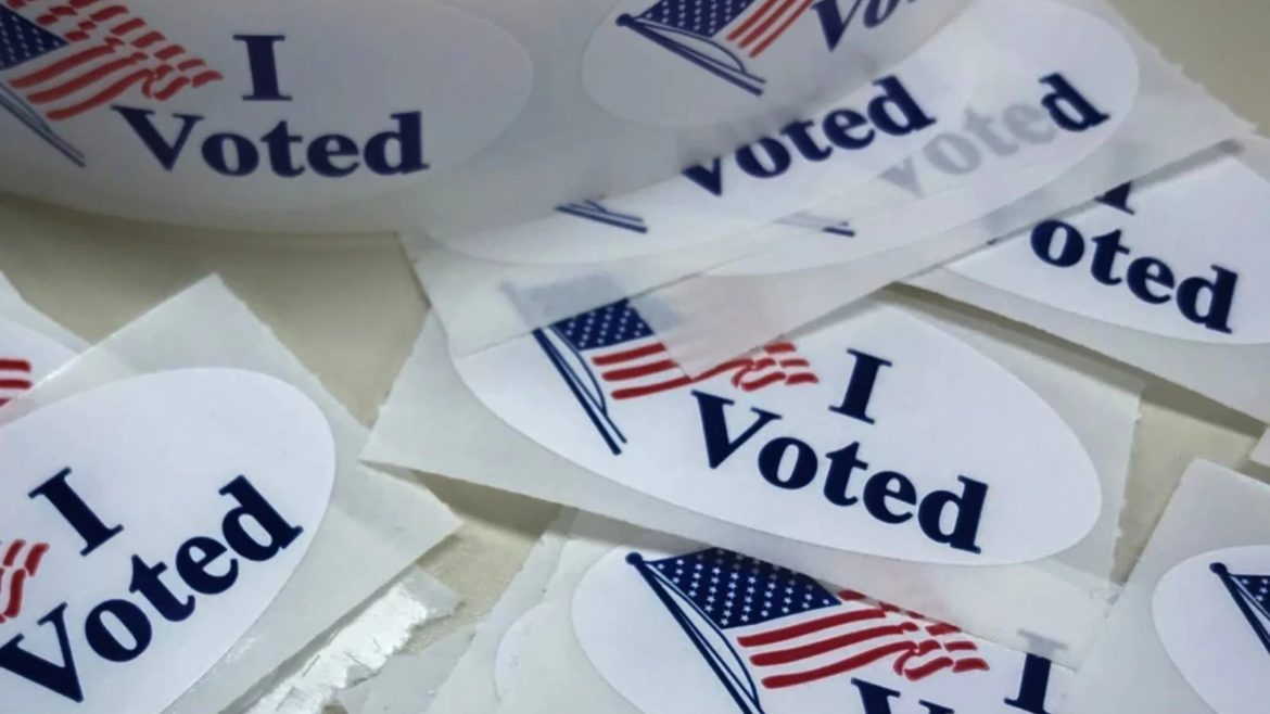 Católicos favorecen a Trump sobre Harris a nivel nacional y en estados clave, según encuestas de salida