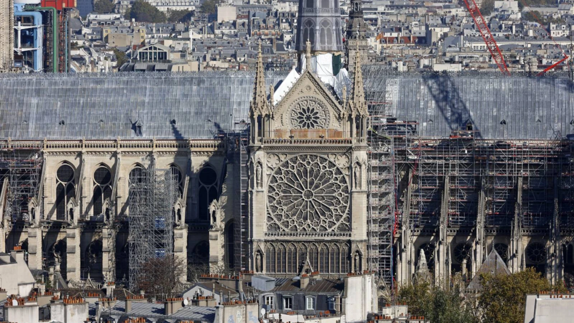 Las campanas de Notre-Dame suenan por primera vez desde el devastador incendio de hace 5 años