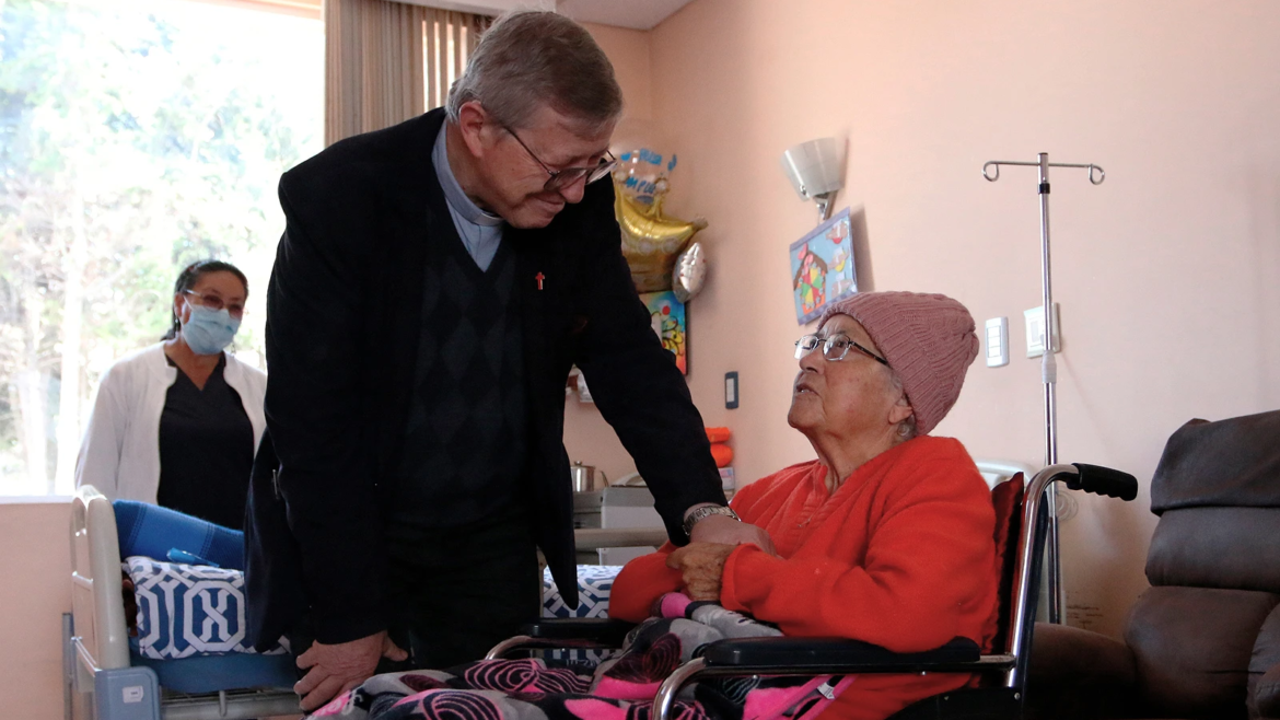 “Ayudar a vivir bien hasta el final”. Sacerdote defiende los cuidados paliativos frente a la eutanasia