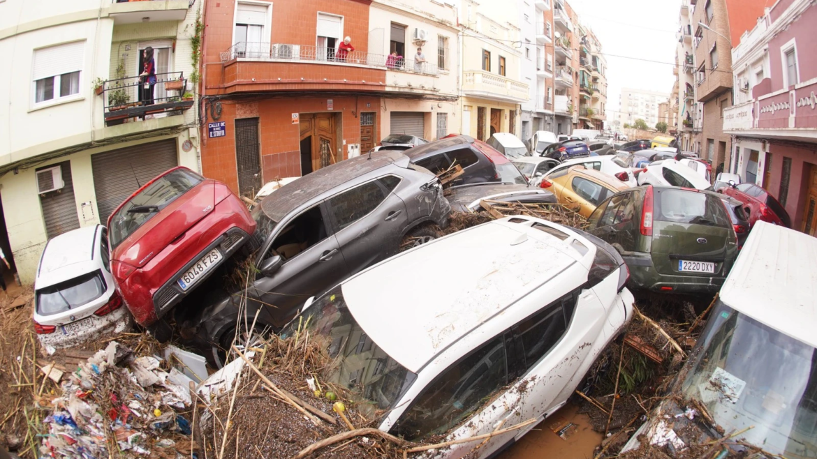 Dos jóvenes cultivaron la esperanza frente al miedo cantando a Dios en mitad de la inundación en España