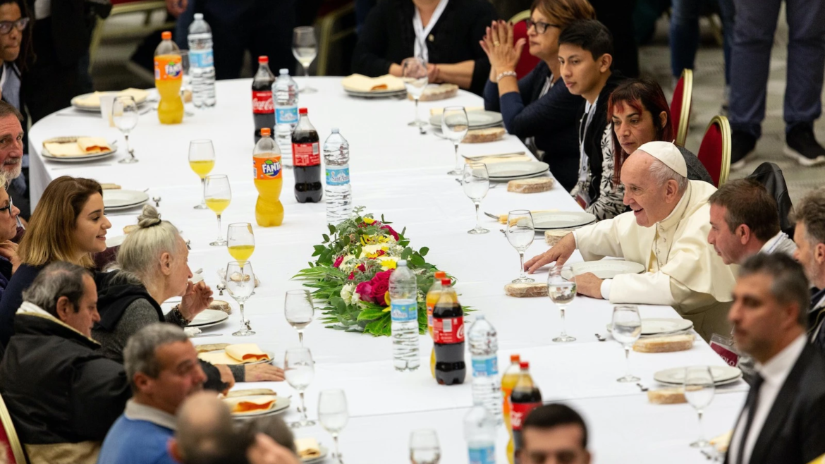 El Papa Francisco compartirá almuerzo con 1.300 personas necesitadas en el Vaticano