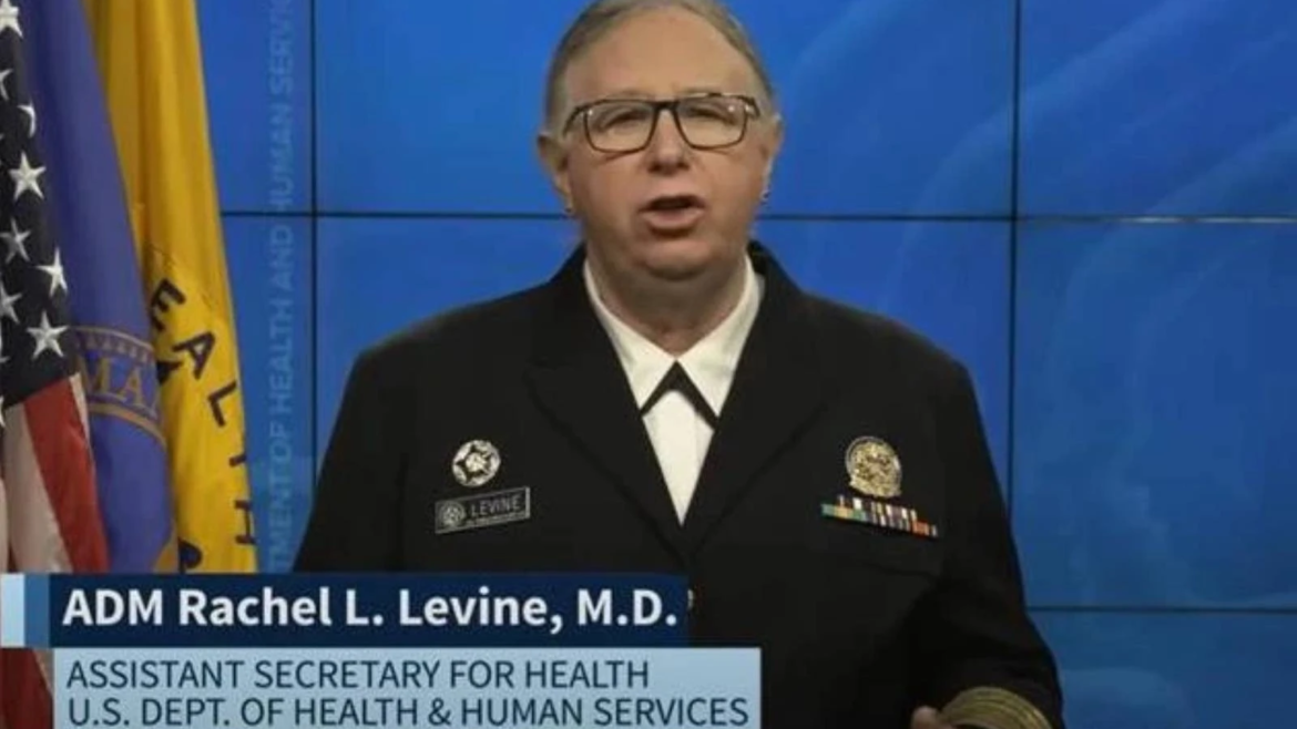 Trump podría restringir cirugías transgénero para niños, dicen analistas políticos