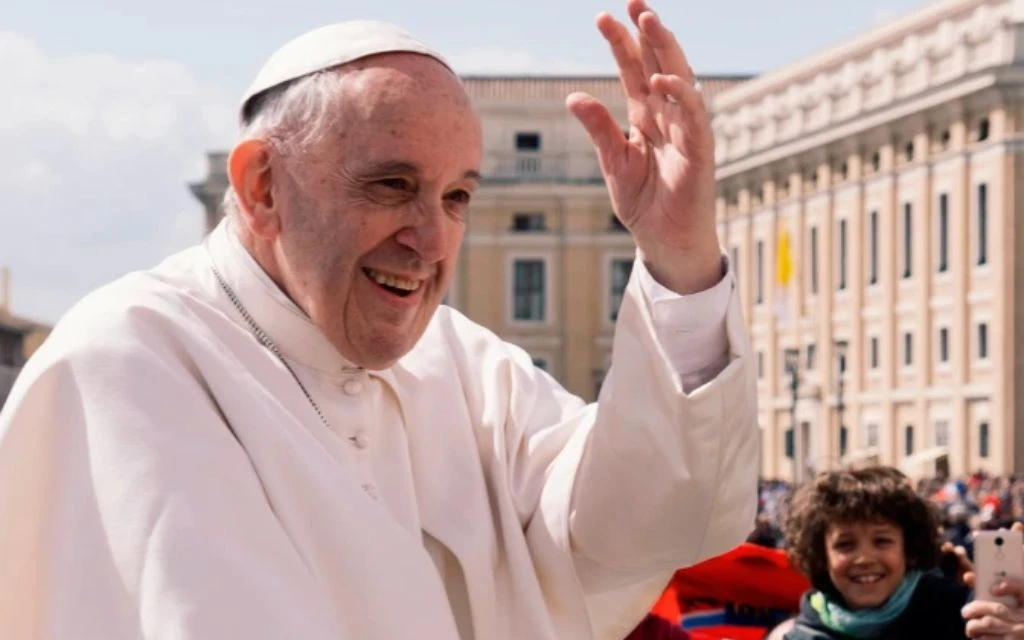 “Deseosos” de su visita, obispos argentinos saludan al Papa Francisco