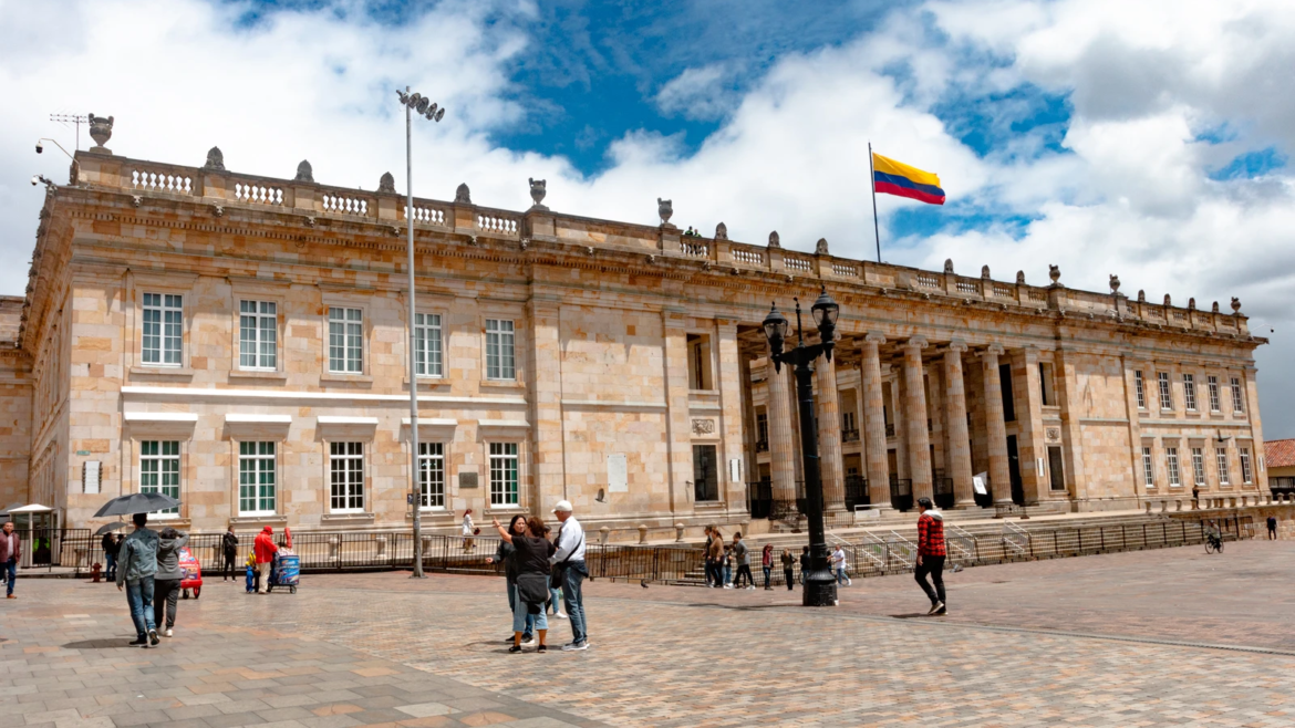 Senado de Colombia aprueba ley que prohíbe el matrimonio infantil