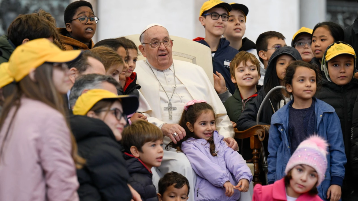 El Papa Francisco anuncia el Encuentro Mundial de los Derechos de los Niños