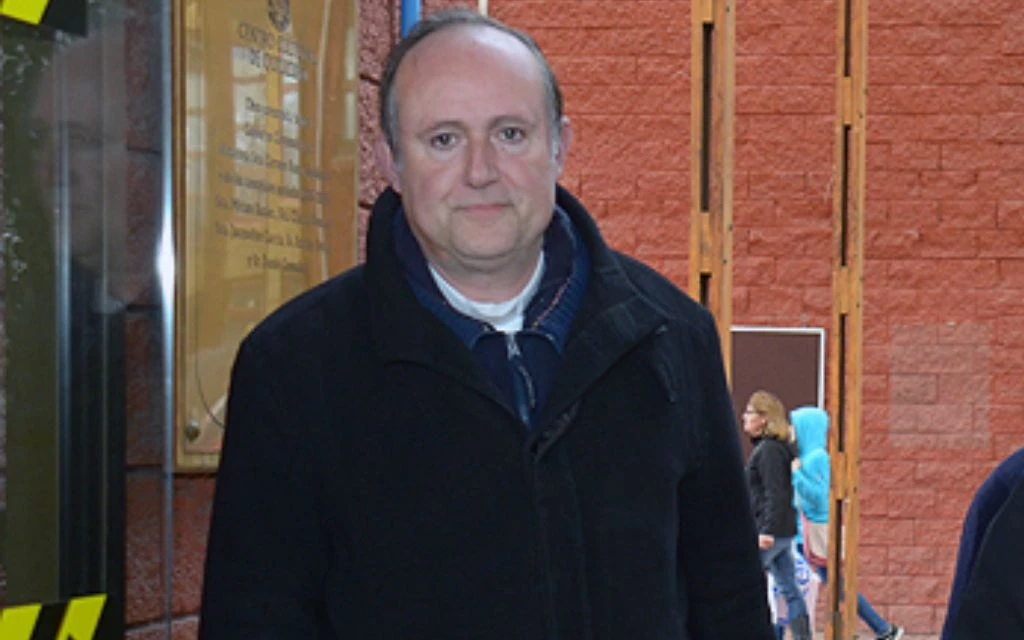 Sacerdote se recupera tras haber sido apuñalado en robo a su parroquia