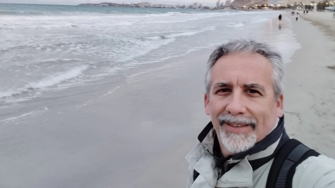 Argentino afincado en Valencia atribuye a la Virgen del Rosario seguir vivo tras la DANA