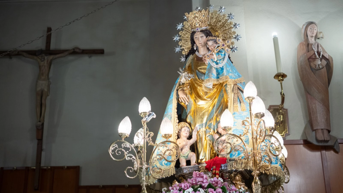 La Virgen peregrina de los Desamparados visita las zonas afectadas por la DANA en Valencia