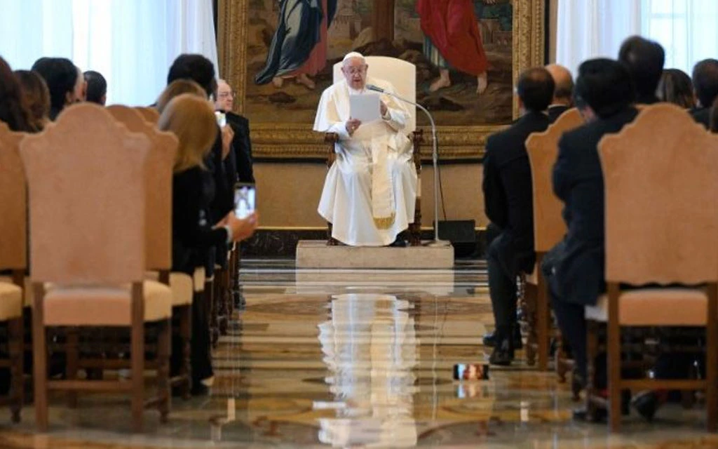 Papa Francisco: La medicina debe proteger la vida naciente y sufriente, y no caer en ideologías