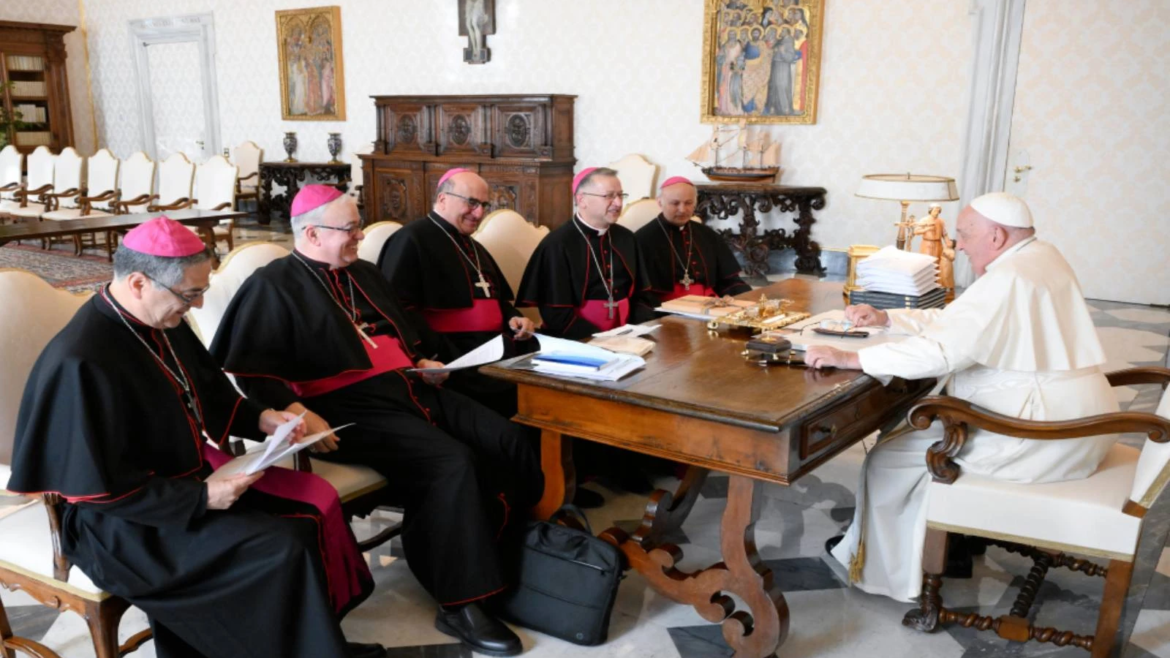 El Papa Francisco recibe en privado a representantes de los obispos de Chile