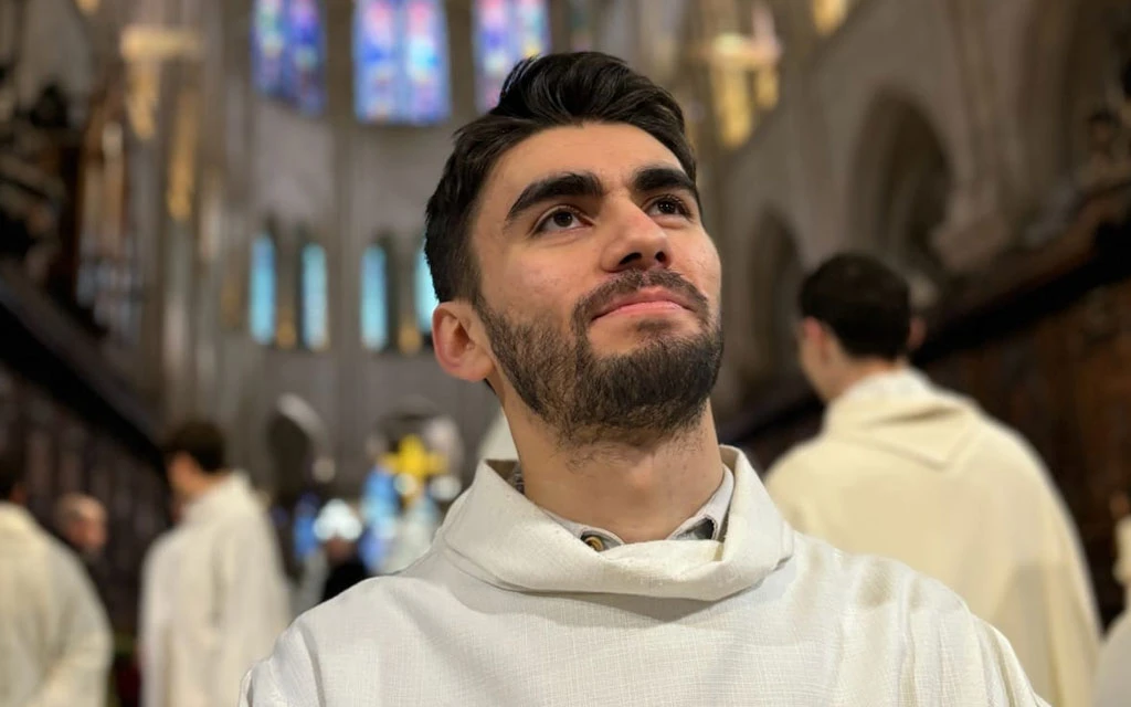 Monaguillo mexicano participa en reapertura de Notre Dame: "Es un honor y una alegría"