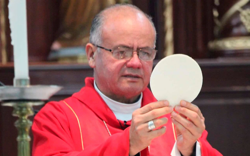 Obispo hondureño de 65 años renuncia por “condiciones de salud”