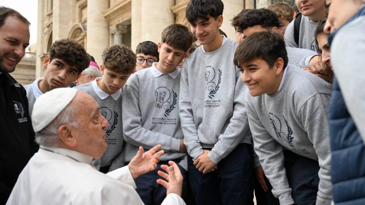 El Papa Francisco pide a los jóvenes proteger su autenticidad y dignidad en el trabajo