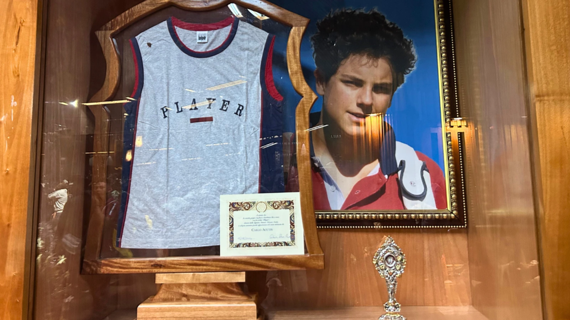 La Basílica de Guadalupe alberga una playera y cabello de Carlo Acutis