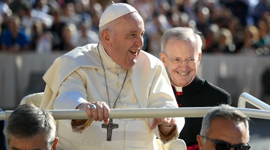 Papa Francisco: “Un mundo lleno de esperanza y bondad es un mundo más bello”