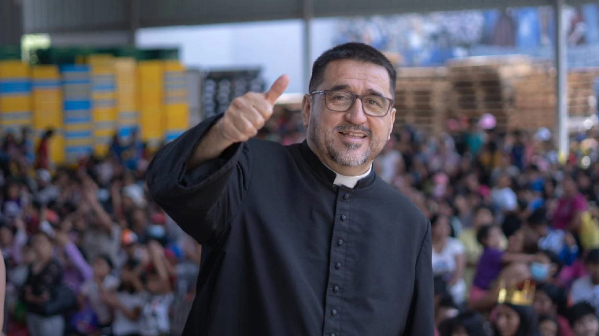 “No vivas la Navidad en una burbuja”: Sacerdote invita a apoyar estas obras de caridad en favor de los necesitados