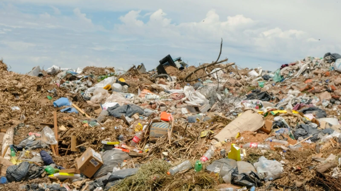 Vivir del descarte: La Iglesia Católica, cercana a las familias que hacen del basural su fuente de trabajo