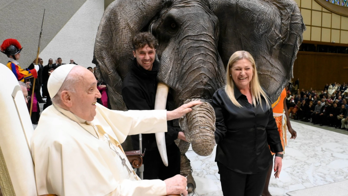 El elefante de la India que cautivó al Papa y vivió en los jardines vaticanos