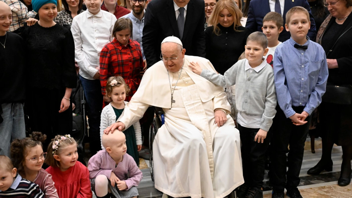 El Papa Francisco alienta a niños con cáncer: Jesús es un amigo que comparte vuestro dolor