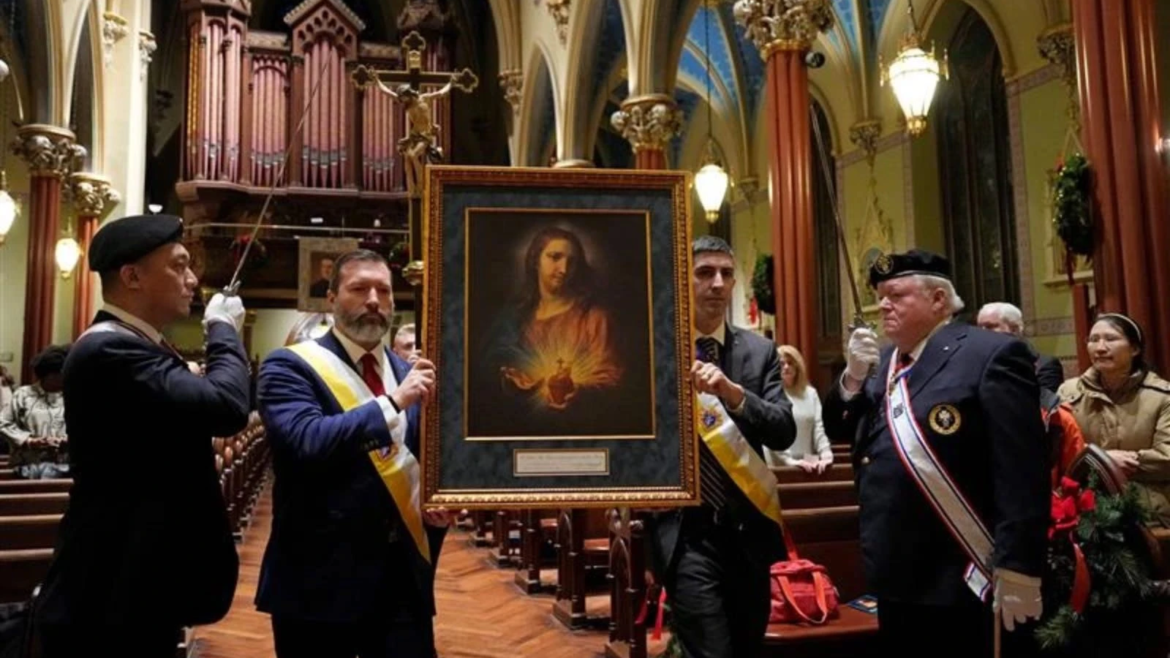 Caballeros de Colón lanzan nuevo Programa del Ícono Peregrino en honor al Sagrado Corazón