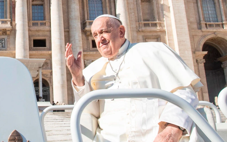 El Papa Francisco pide a Davos que los gobiernos vigilen más las aplicaciones de la IA