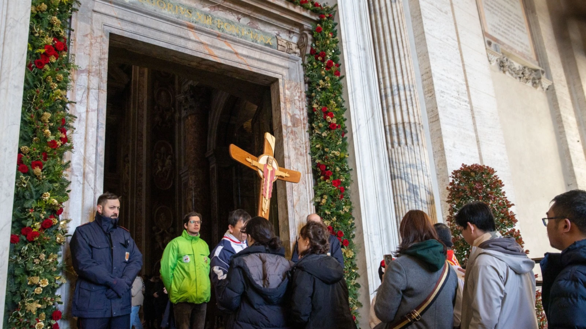 El Papa Francisco advierte: “Atravesar la Puerta Santa no es un acto mágico”