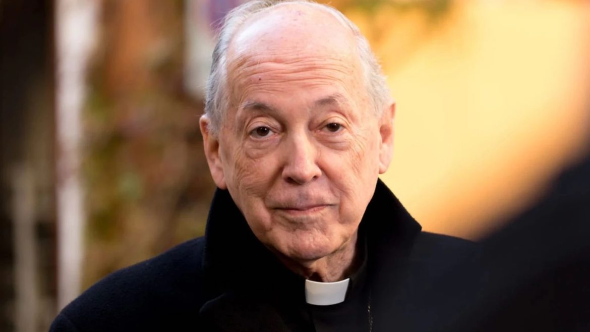 Cardenal Cipriani niega acusaciones de abuso sexual y explica su salida de Perú