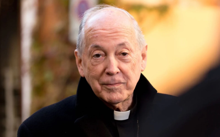 Cardenal Cipriani niega acusaciones de abuso sexual y explica su salida de Perú