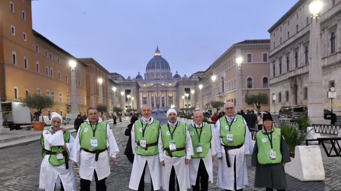 De frutero a templario: Los nuevos guardianes del Jubileo en Roma