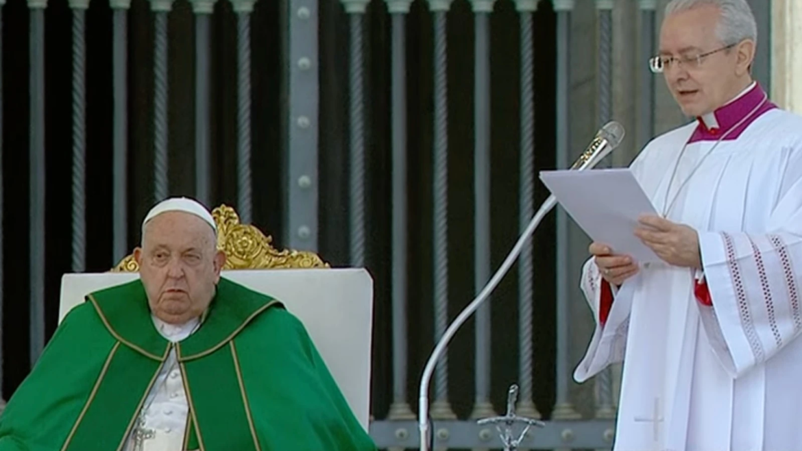 El Papa Francisco, aquejado de bronquitis, cede la lectura de la homilía por  “dificultades en la respiración”