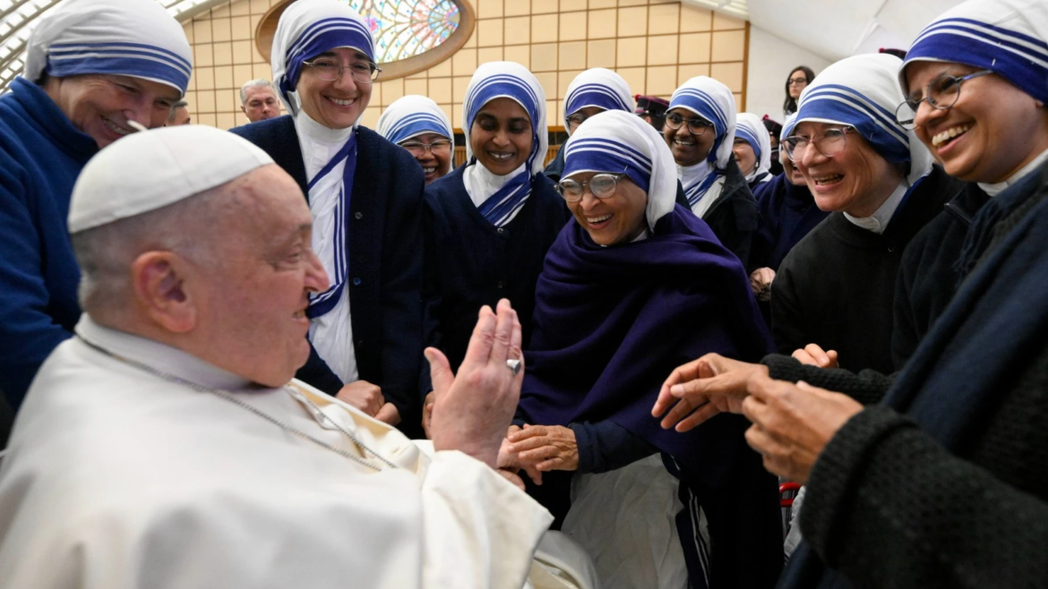Misioneras de la Caridad celebran con el Papa Francisco el reconocimiento litúrgico de su fundadora