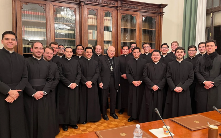 Cardenal Vérgez pide a sus hermanos Legionarios de Cristo “vivir amando a la Iglesia”