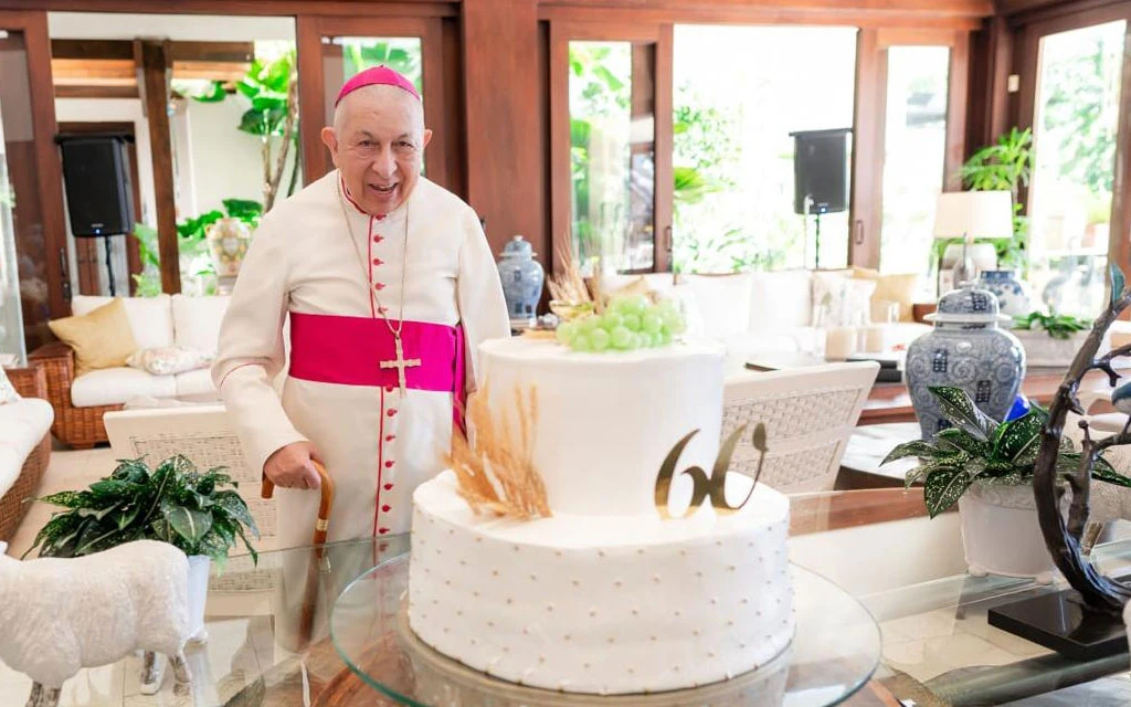Este arzobispo celebra 60 años de sacerdote y ofrece 10 consejos para perseverar en la vocación