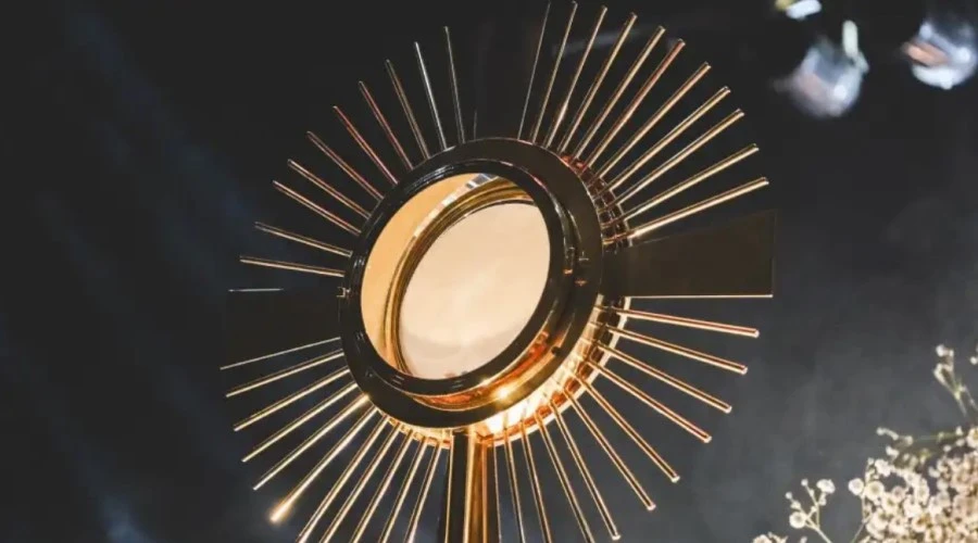 Capilla de adoración perpetua reabre 3 meses después de la riada en Valencia