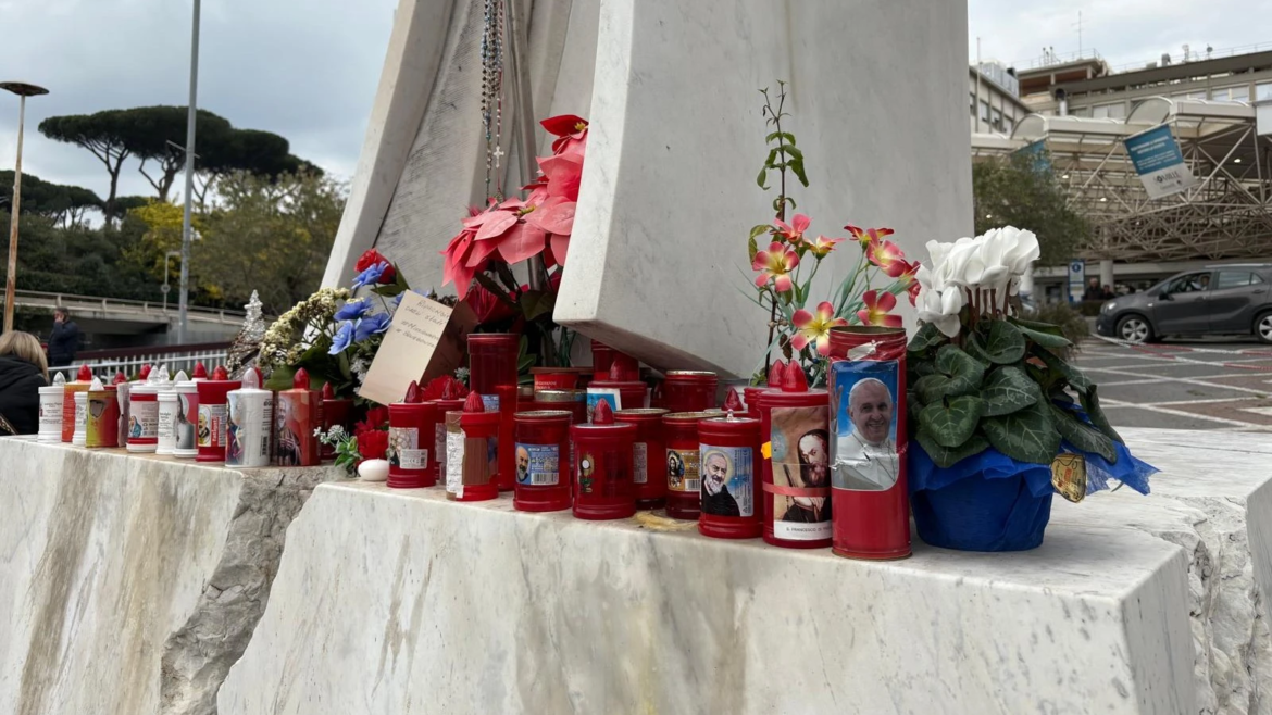 Testimonios desde el Gemelli: “La presencia del Papa es una bendición para los que sufren”
