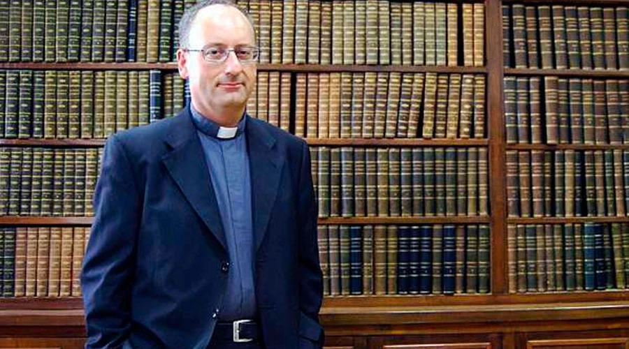 P. Spadaro, amigo personal del Papa Francisco: "La situación es delicada, pero nunca he percibido señal de alarma"