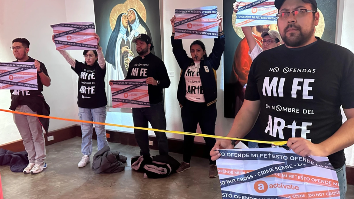 Polémica exposición en México desata críticas de obispos y activistas por uso de símbolos religiosos