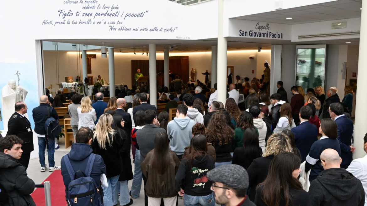 Hospital Gemelli: Cada día habrá Misa, Rosario y Adoración Eucarística por el Papa Francisco