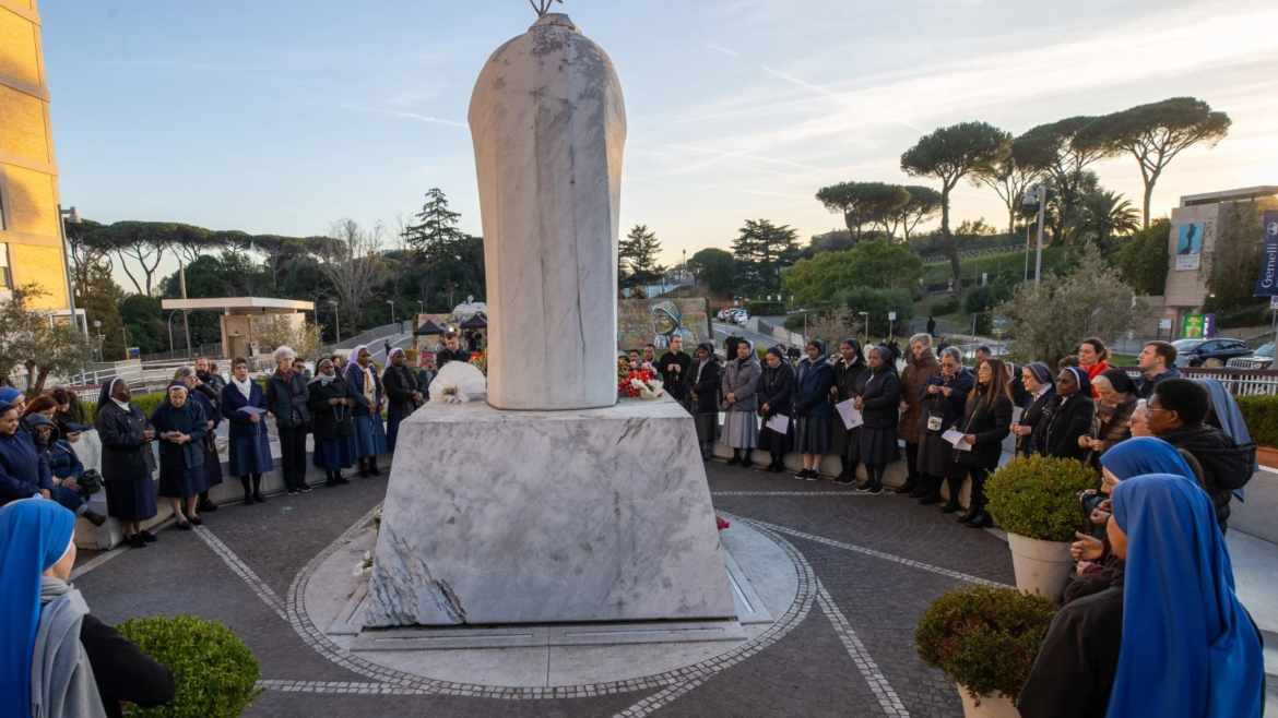 El Vaticano cancela audiencia jubilar del Papa Francisco el sábado, pero no informa sobre el Ángelus
