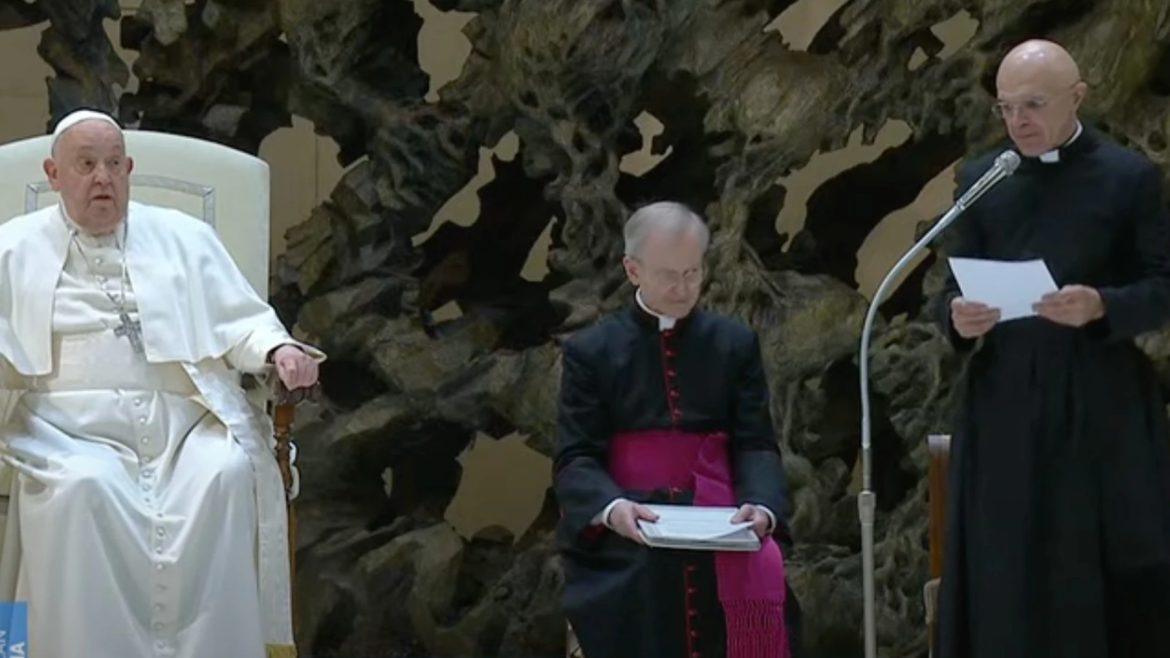 El Papa Francisco cede la lectura de la catequesis de la Audiencia General por un “fuerte resfriado”