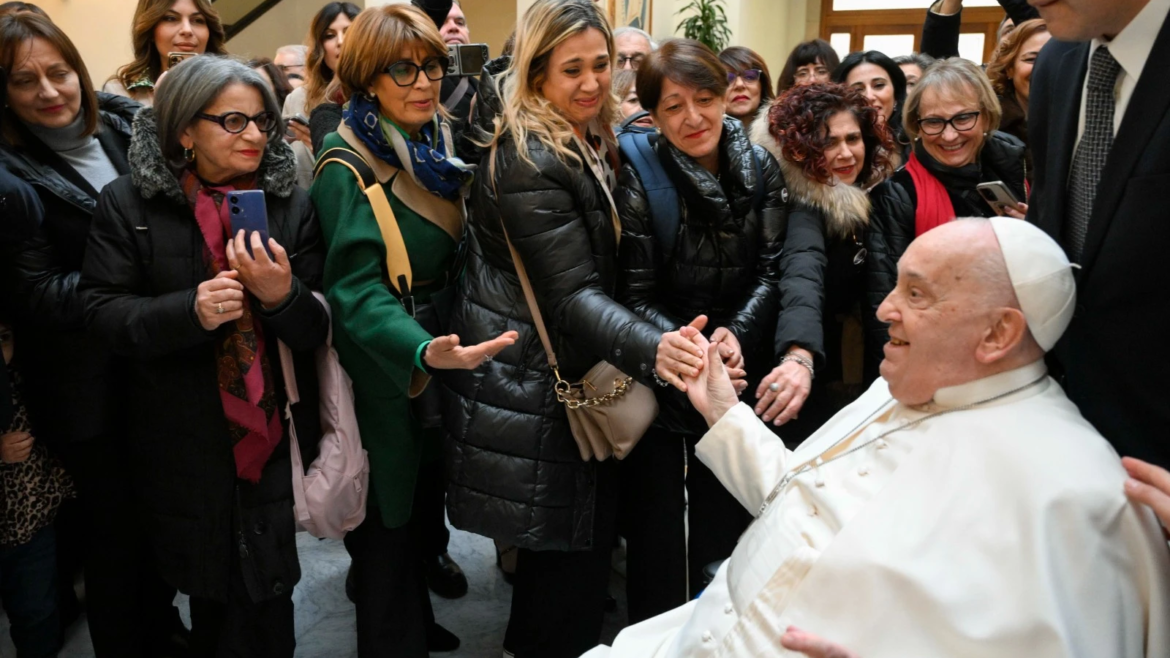 El Papa Francisco ensalza la vocación de las matronas, un “himno a la vida” ante crisis de natalidad