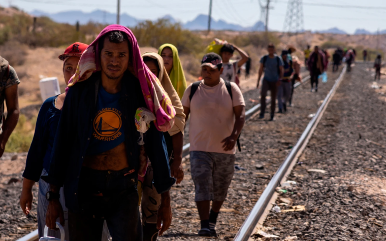 Sacerdote pide no utilizar a los migrantes con fines políticos a raíz de las tensiones entre Colombia y EE.UU.