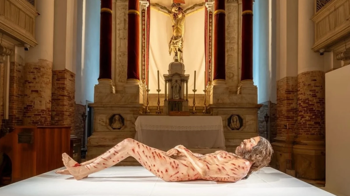 México exhibe por primera vez la figura hiperrealista de Cristo basada en la Sábana Santa