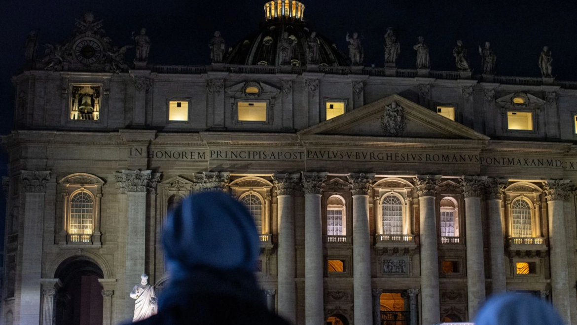 El Rosario por la salud del Papa Francisco se adelanta 3 horas por el retiro espiritual de la Curia Romana