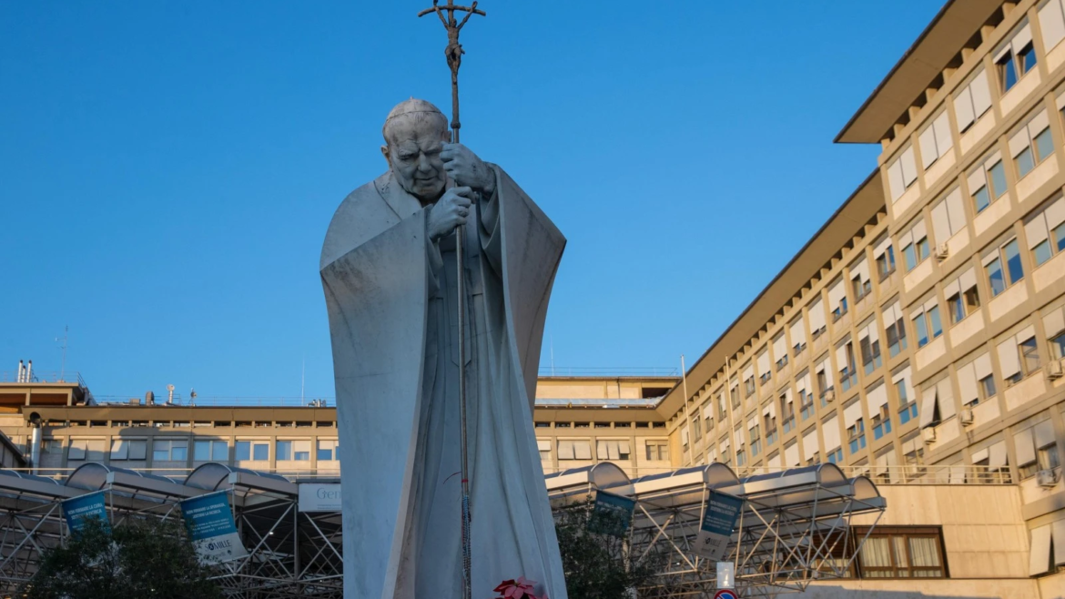 El Papa Francisco tuvo ánimo para seguir los ejercicios espirituales de Cuaresma por videoconferencia