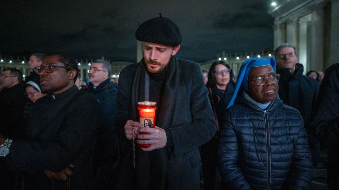 Vaticano: El Papa Francisco está estable y no se repitió la crisis respiratoria