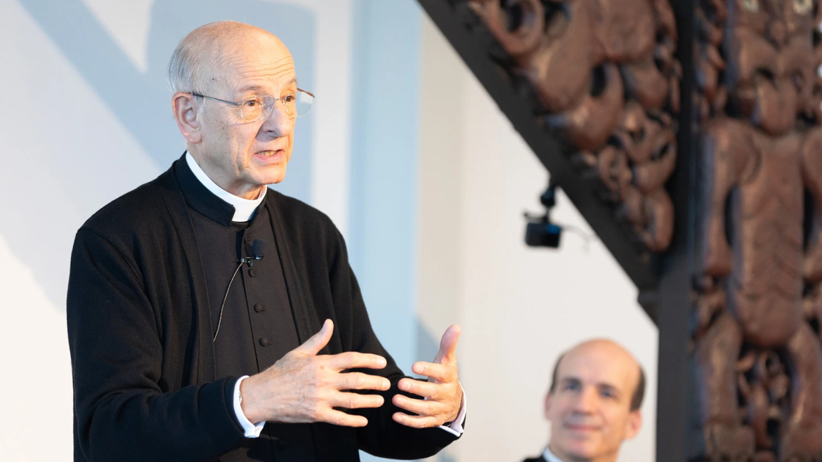 Prelado del Opus Dei: “Son tiempos difíciles en el mundo y en la Iglesia”