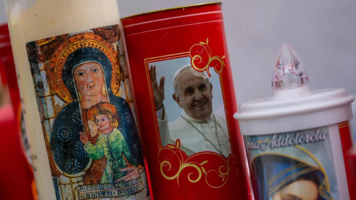 Vaticano: No hay boletín médico porque las condiciones clínicas del Papa Francisco siguen estables