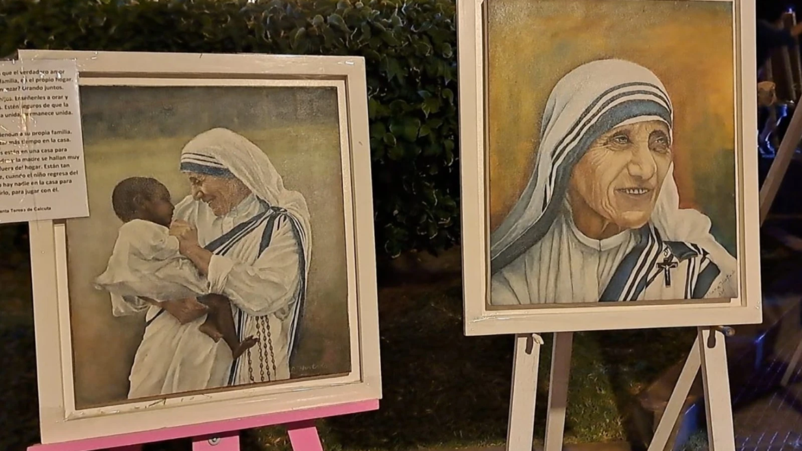 Médico peruana pinta cuadros de la Madre Teresa que reflejan su espiritualidad