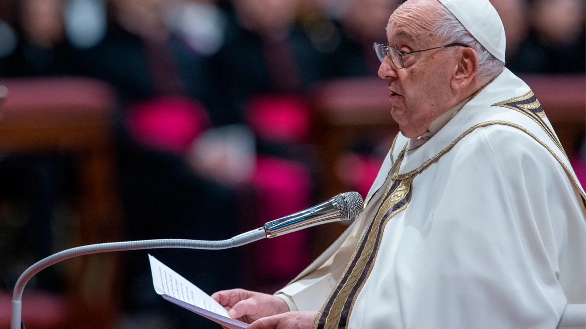 El Vaticano afirma que el Papa Francisco puede respirar de forma autónoma en momentos puntuales del día